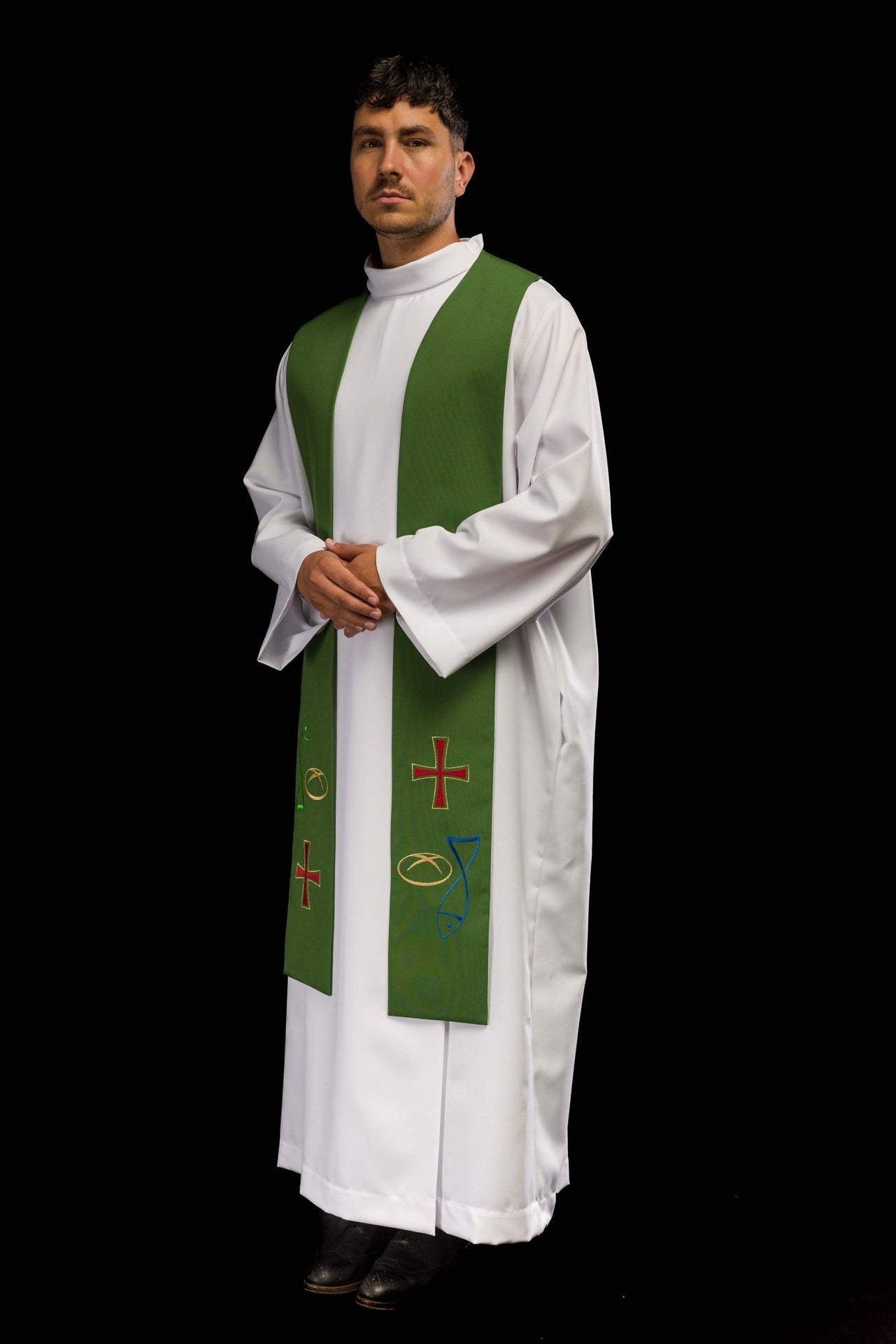 Grün bestickte Priesterstola mit Motiv Fisch-Brot-Kreuz - MESSGEWANDER.DE