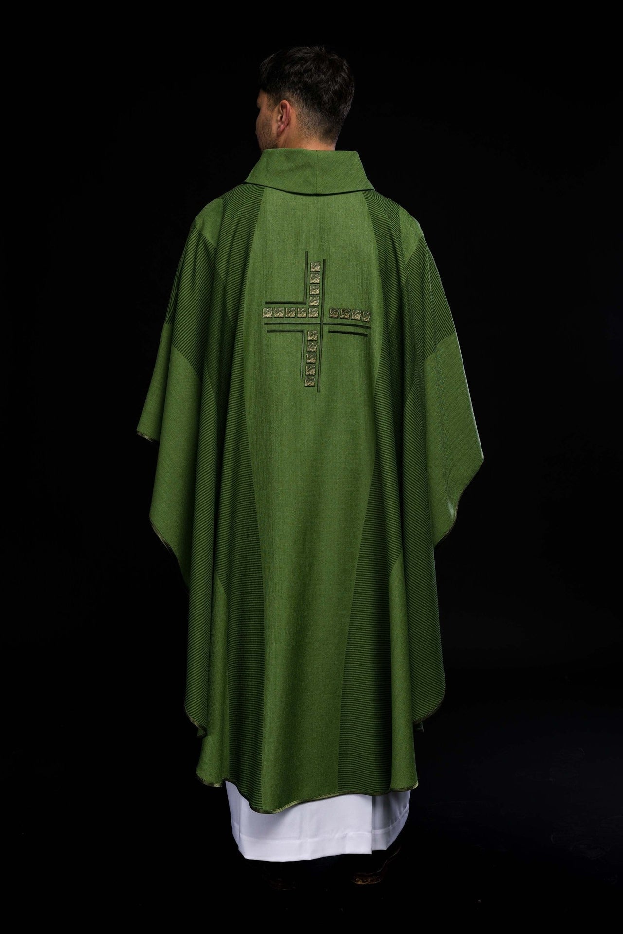 Grüne liturgische Kasel mit Kreuz - MESSGEWANDER.DE