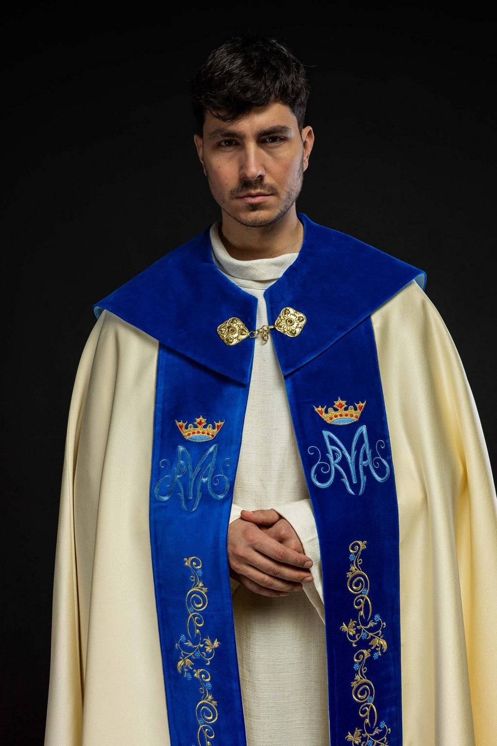 Kapa haftowana Maryjna z aksamitem ecru