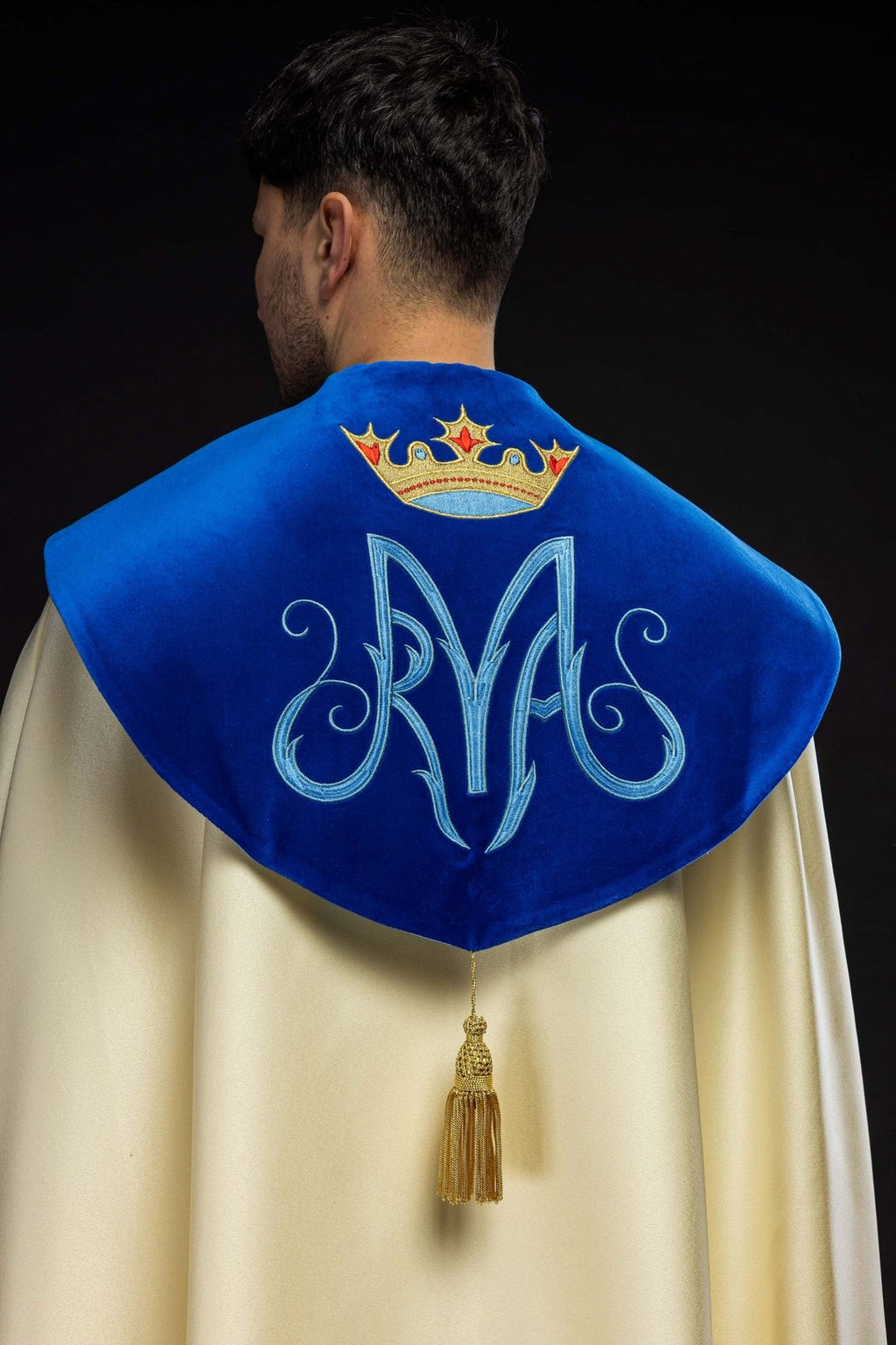 Kapa haftowana Maryjna z aksamitem ecru