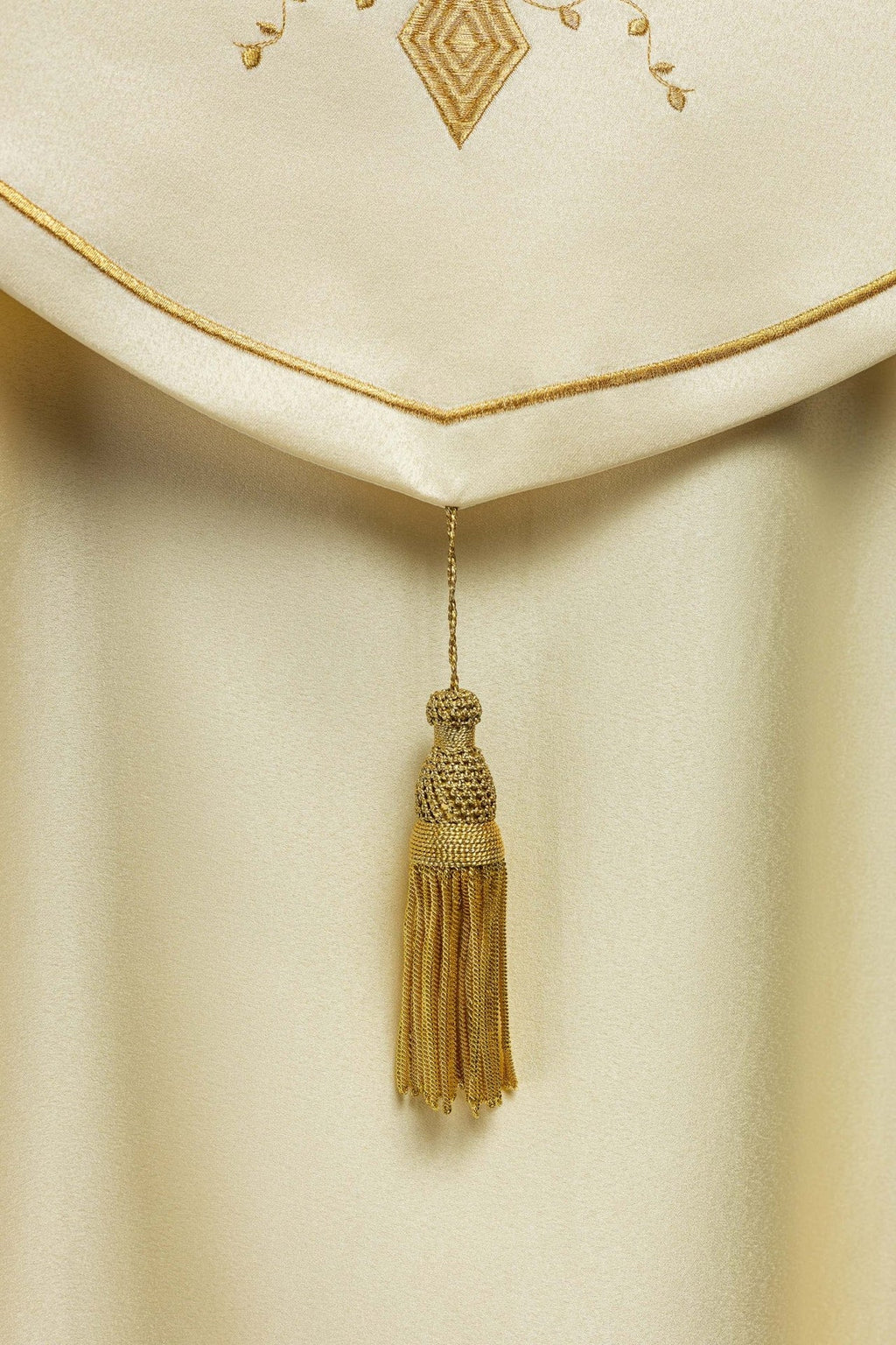 Kapa liturgiczna haftowana ecru