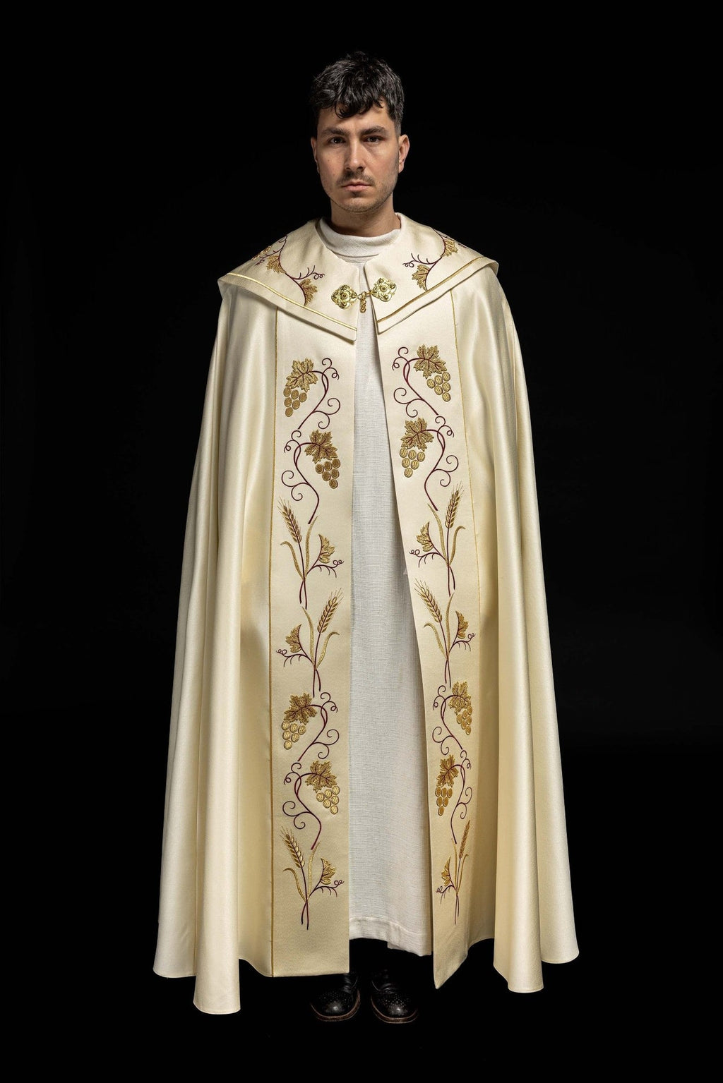 Kapa z wzorem IHS i winogronami w kolorze ecru