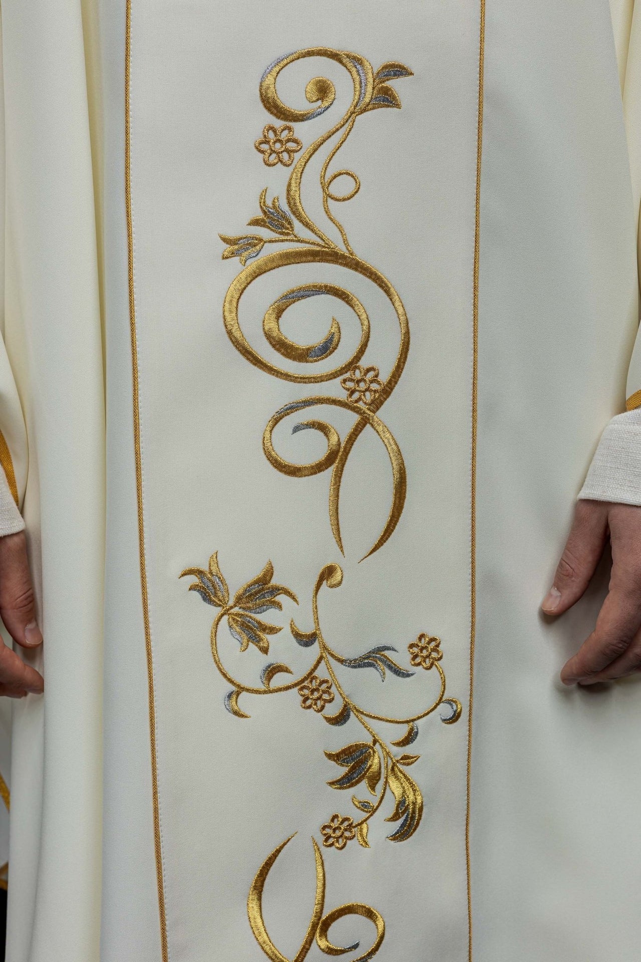 Kasel mit dem Bild der Heiligen Faustina - MESSGEWANDER.DE