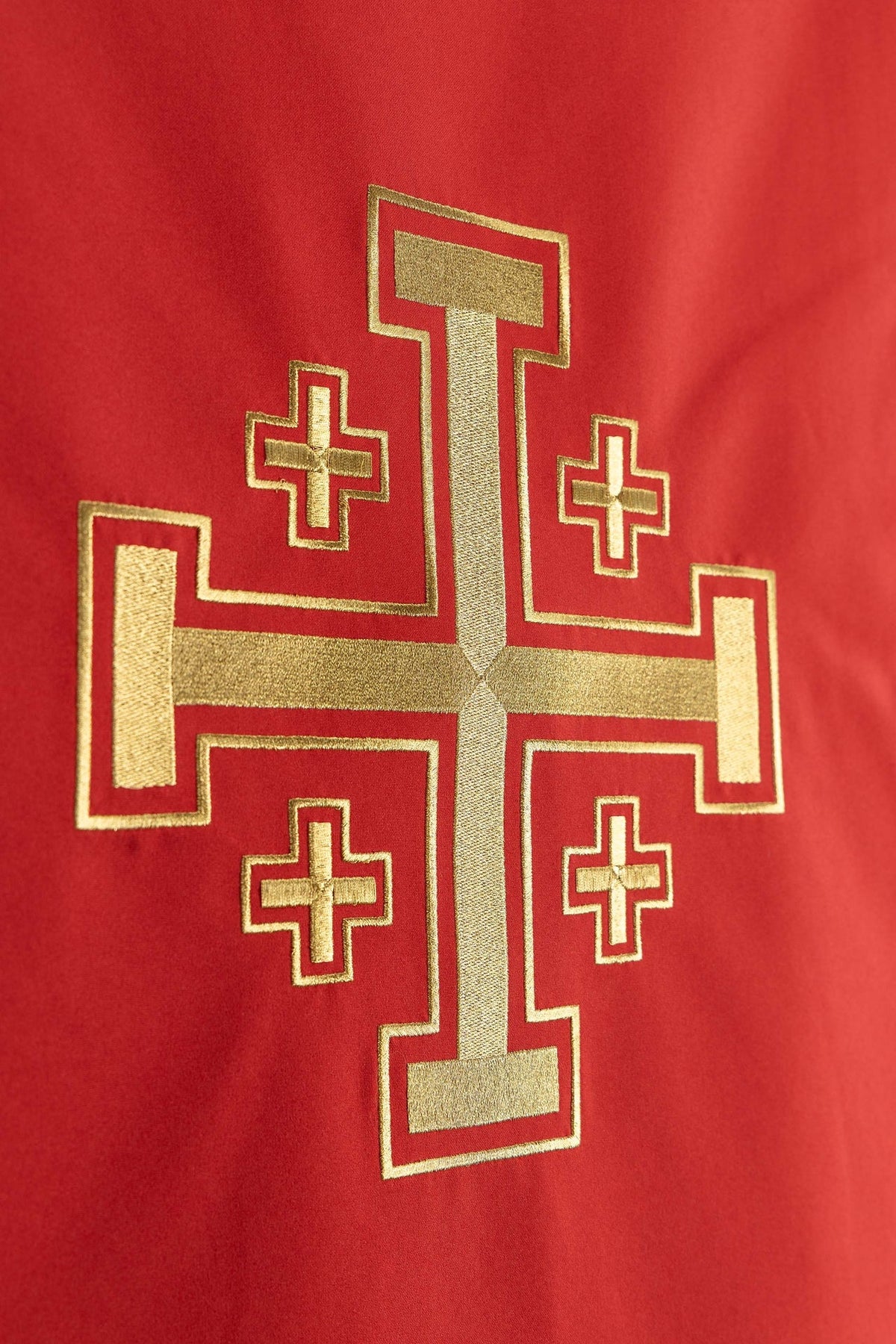 Ambotuch mit Jerusalemkreuz-Stickerei, Nahaufnahme des vollständigen Kreuzmotivs