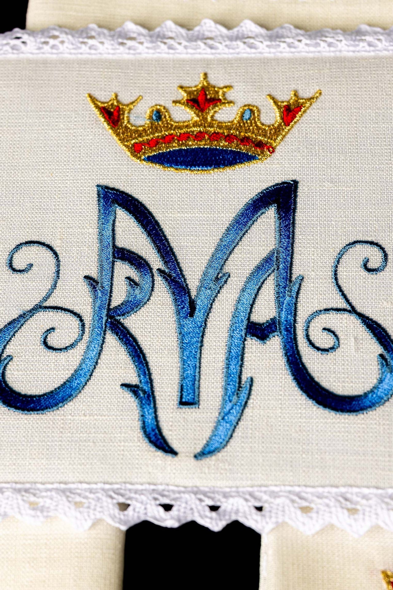 Kelch aus Leinen mit einem Marienmotiv - MESSGEWANDER.DE