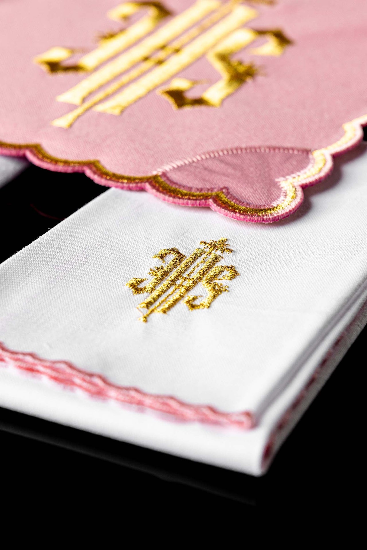 Kelch aus Leinen mit Stickerei IHS Rosa - MESSGEWANDER.DE