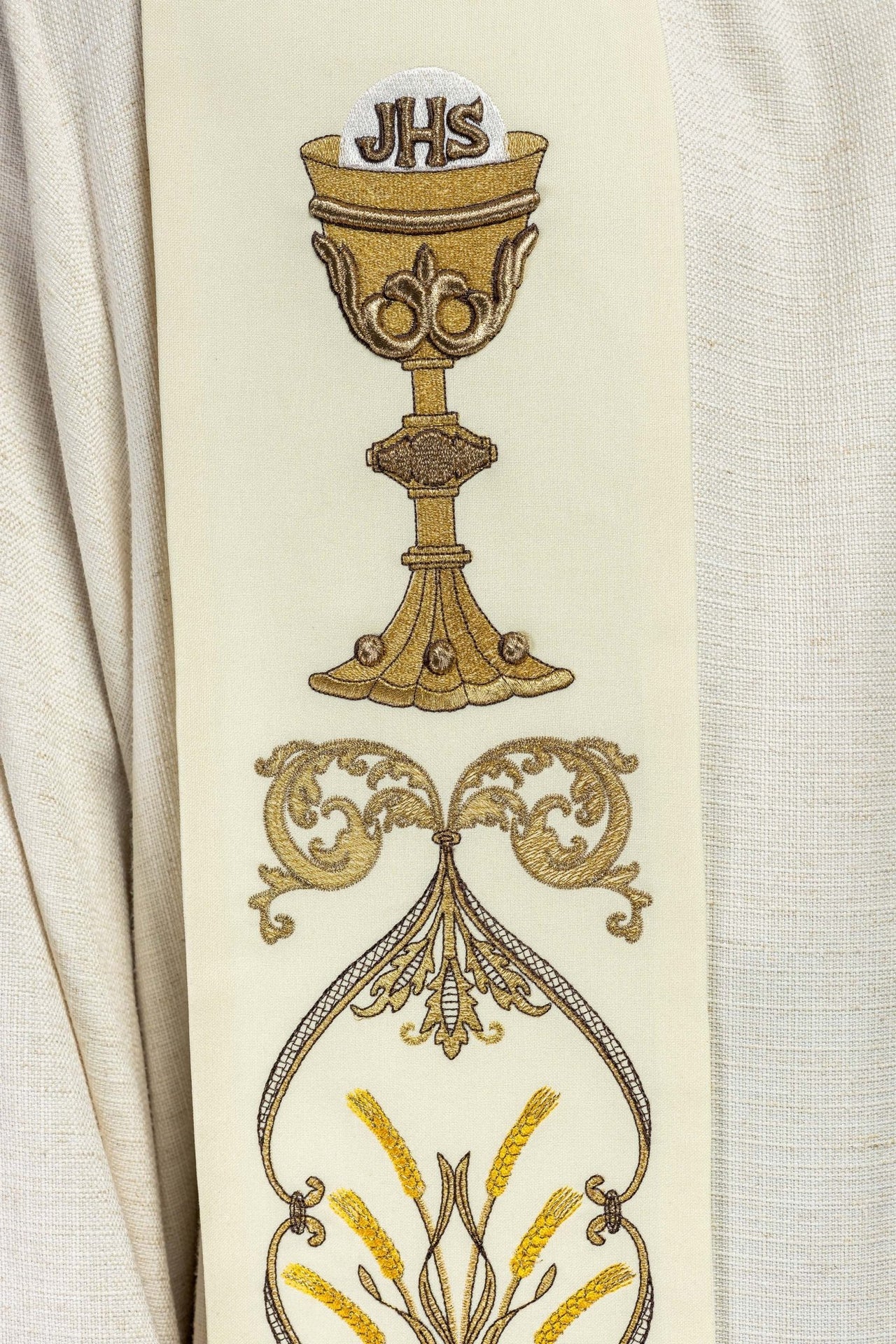 Kelch mit Stola für den Priester IHS ecru - MESSGEWANDER.DE