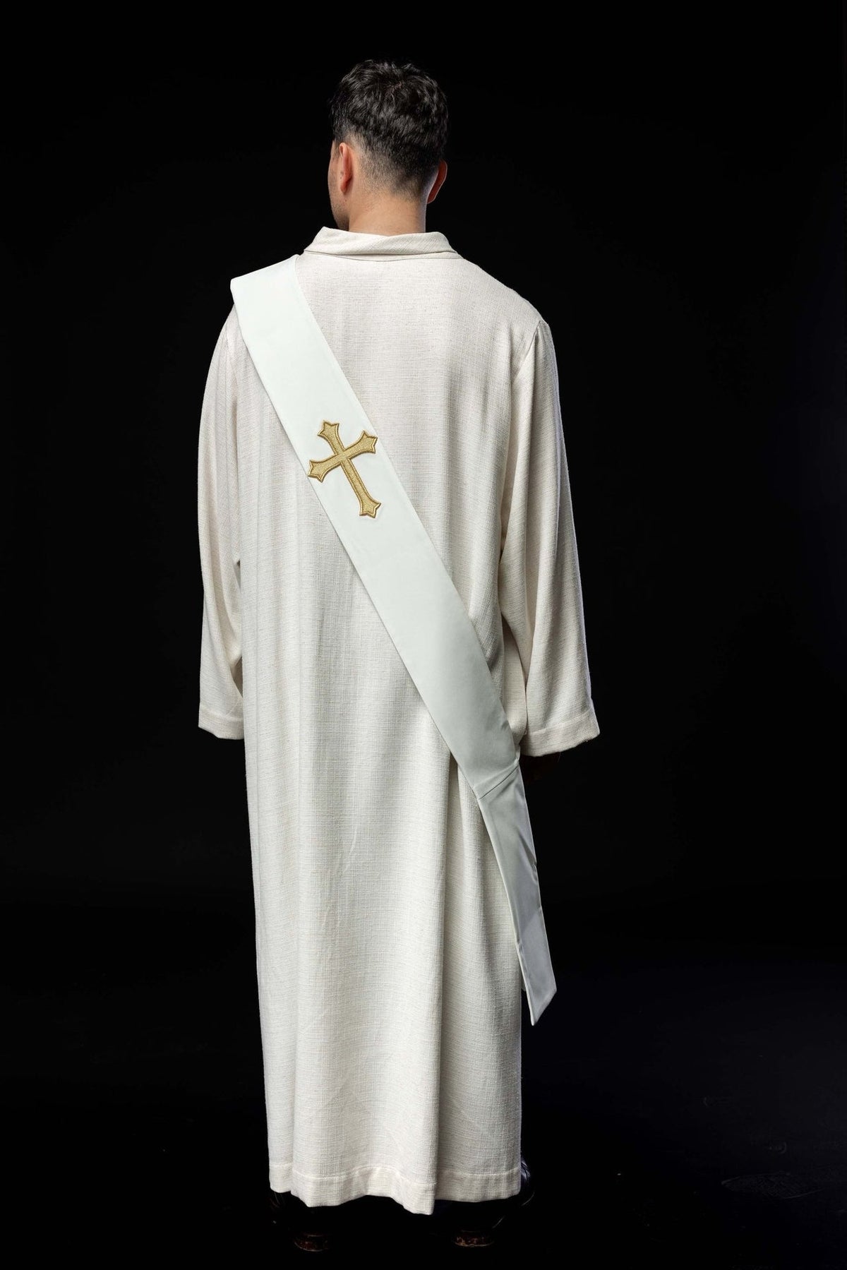 Weiße Diakonatsstola mit Kreuz, vollständige Rückansicht