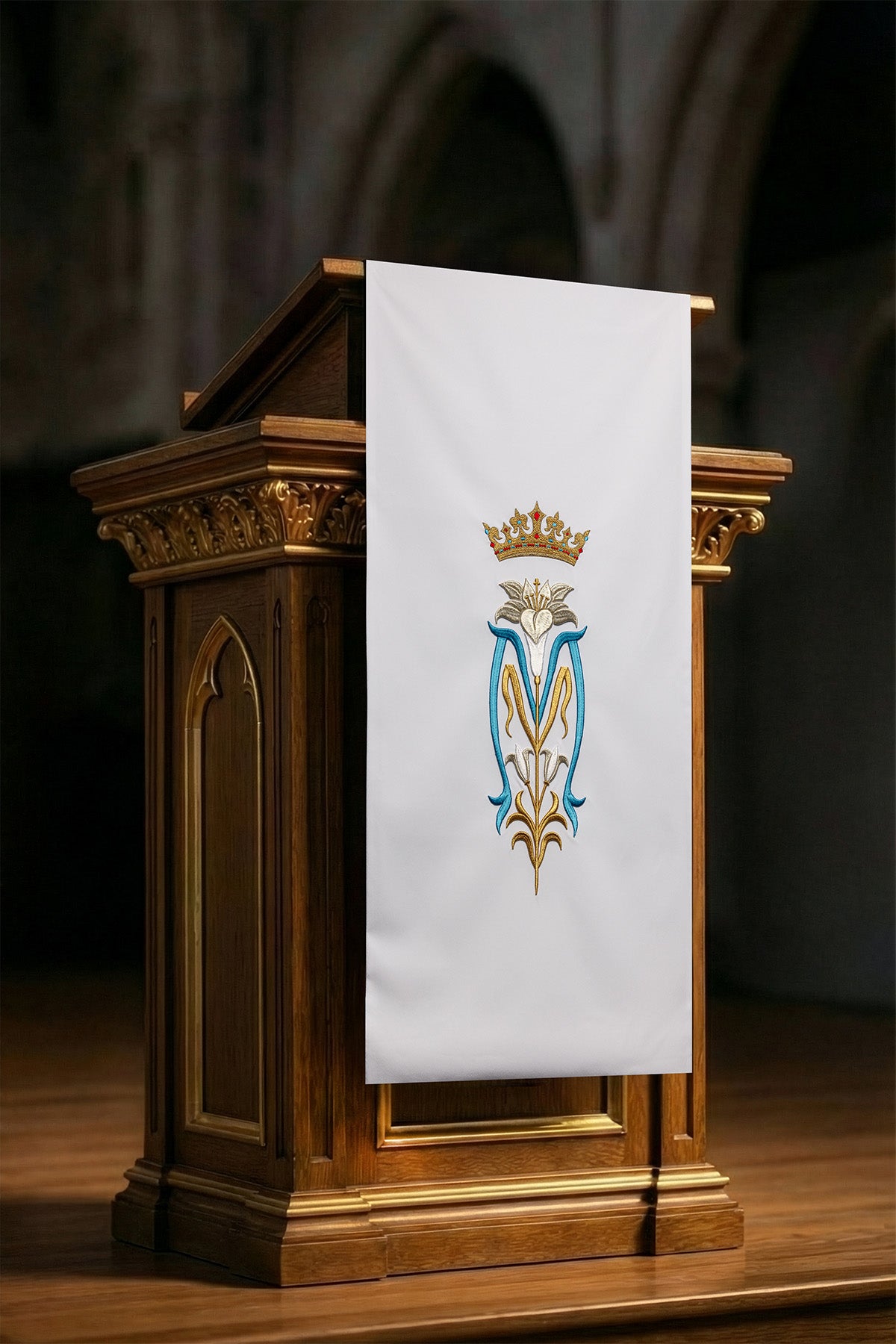 Weiß bestickte Rednerpult-Serviette mit Marienmotiv