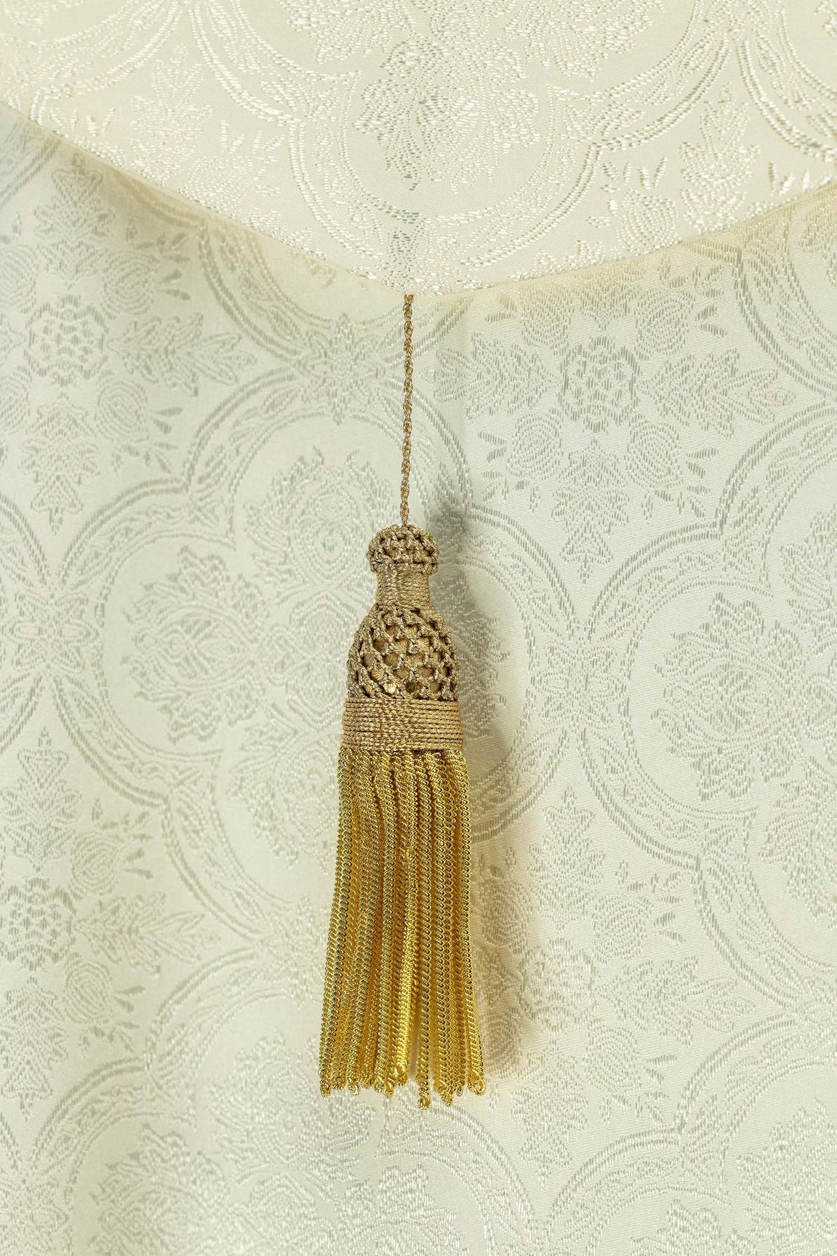 Liturgischer Rauchmantel aus Jacquard in Ecru - MESSGEWANDER.DE