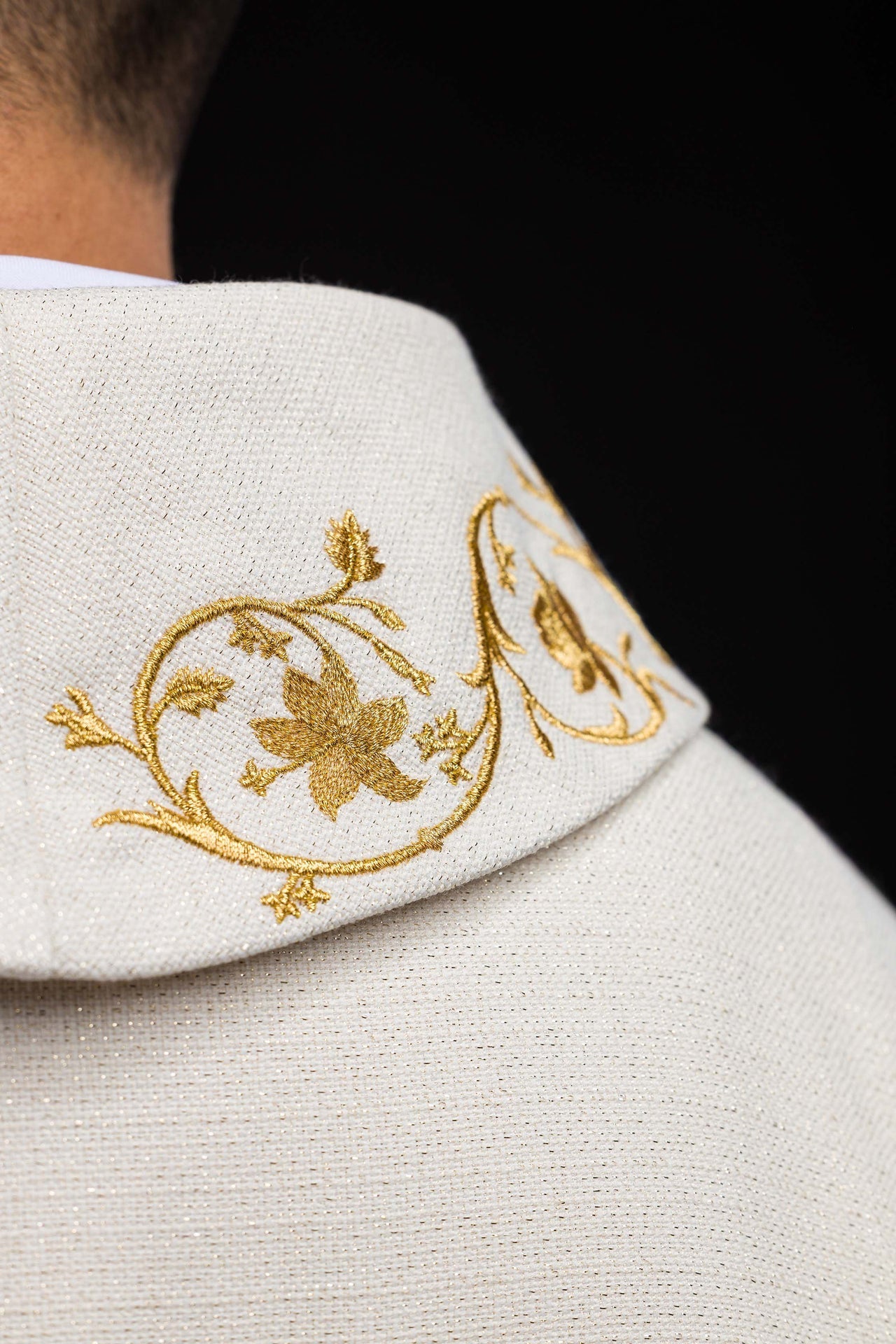 Liturgisches Messgewand mit gesticktem marianischem Wappen und Krone - MESSGEWANDER.DE