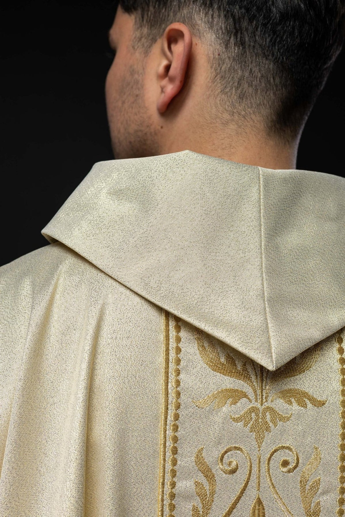 Liturgisches Messgewand mit verziertem, goldbesticktem Gürtel - MESSGEWANDER.DE