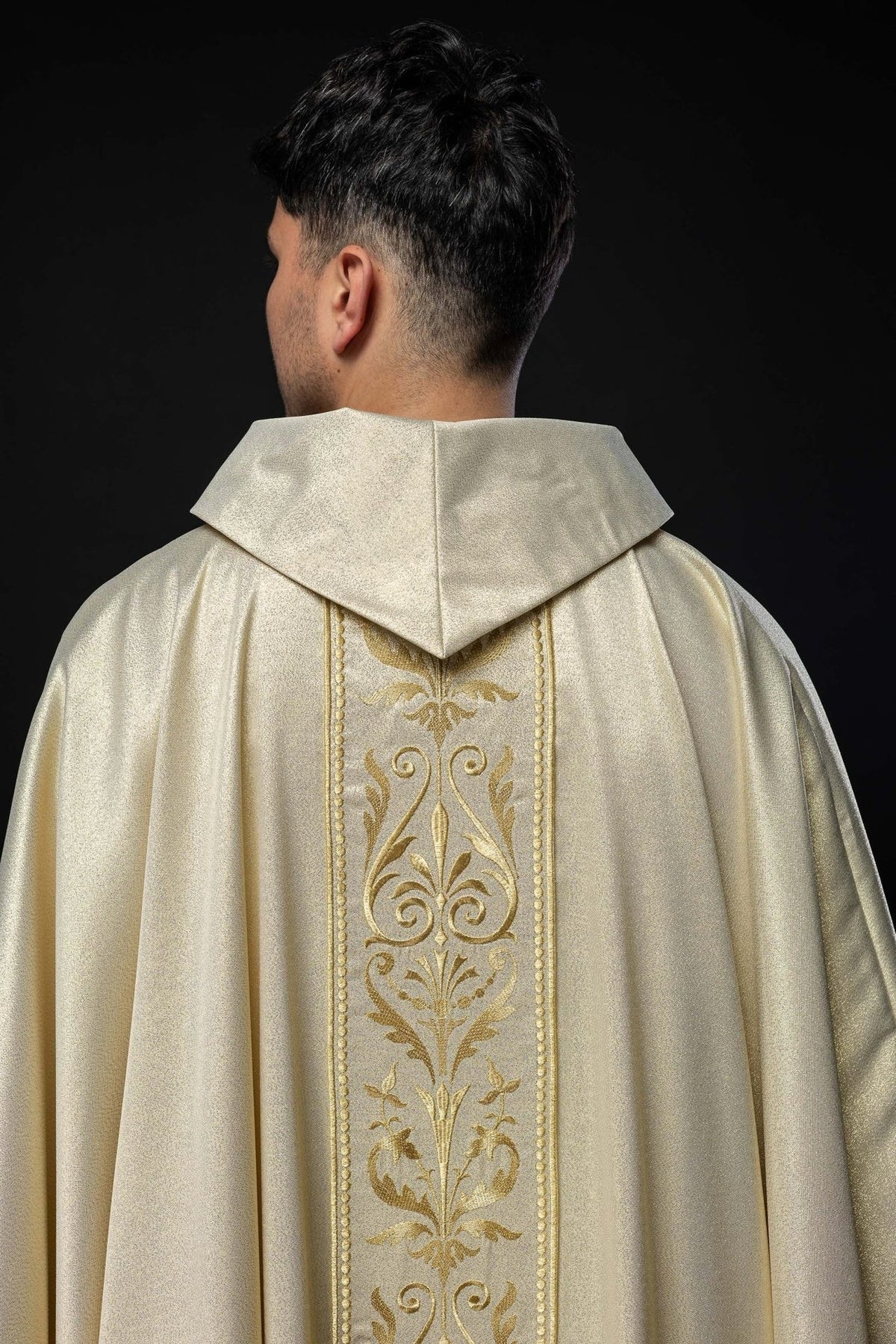 Liturgisches Messgewand mit verziertem, goldbesticktem Gürtel - MESSGEWANDER.DE