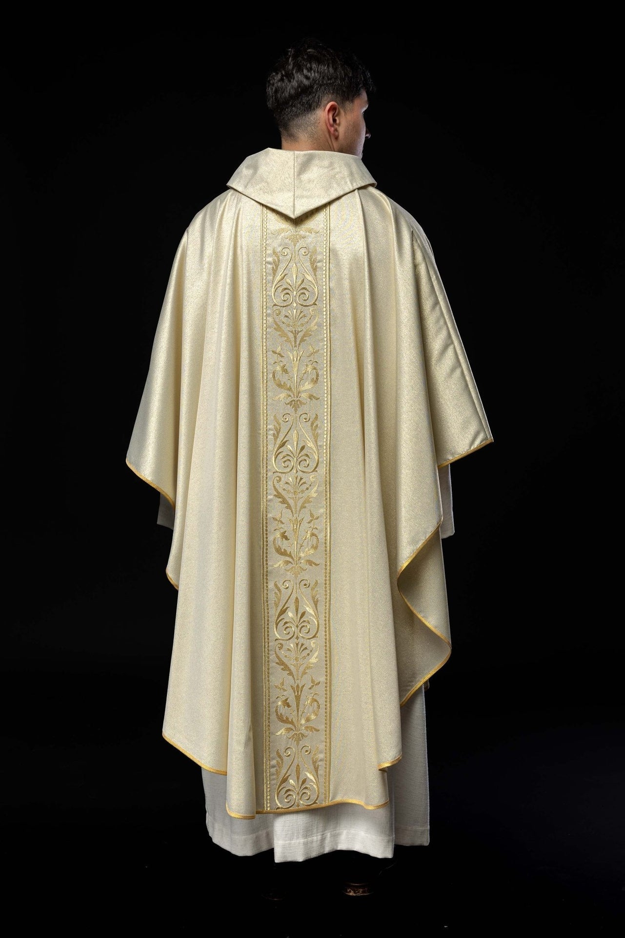 Liturgisches Messgewand mit verziertem, goldbesticktem Gürtel - MESSGEWANDER.DE