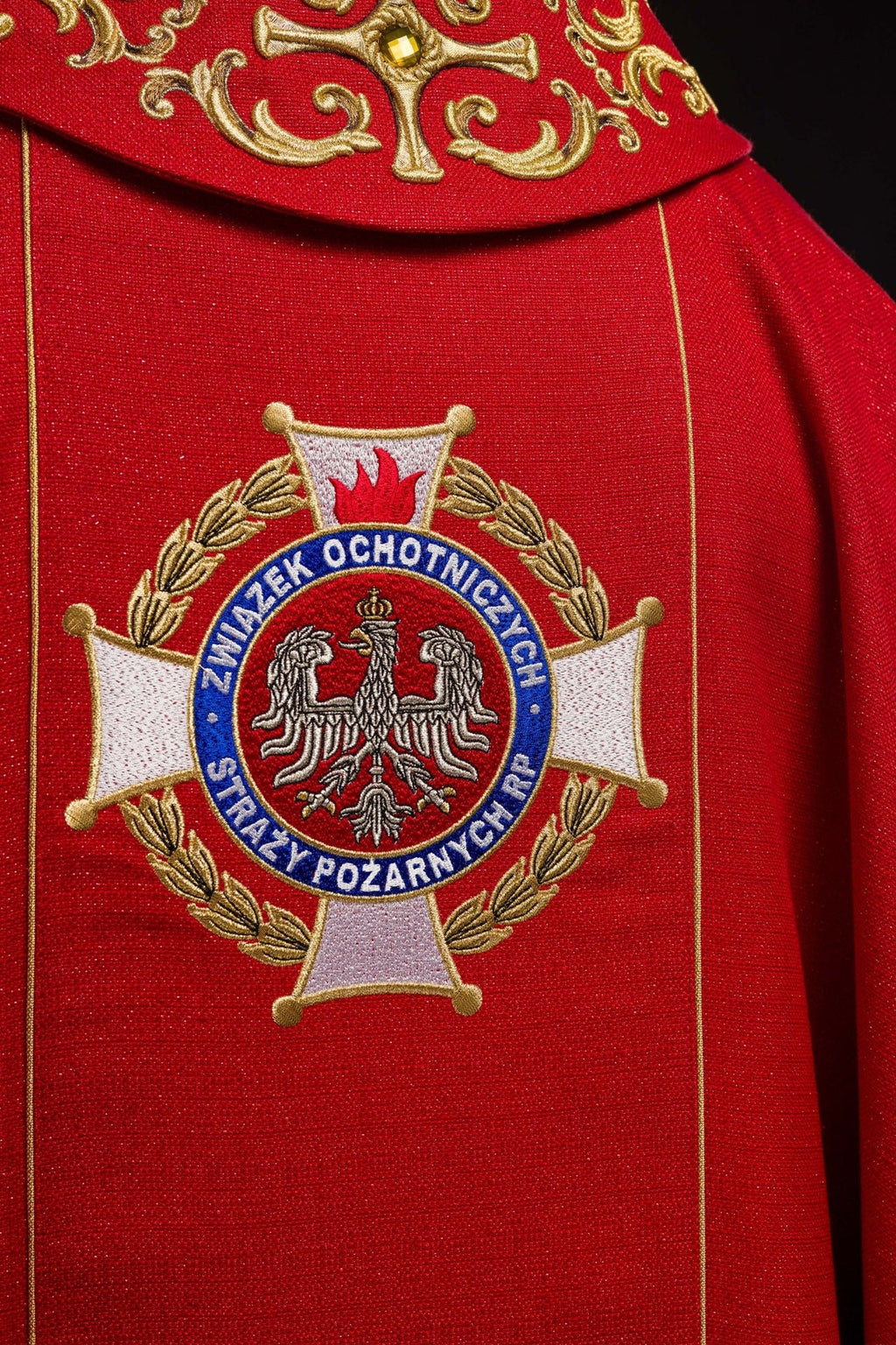 Ornat bogato haftowany z wizerunkiem Świętego Floriana