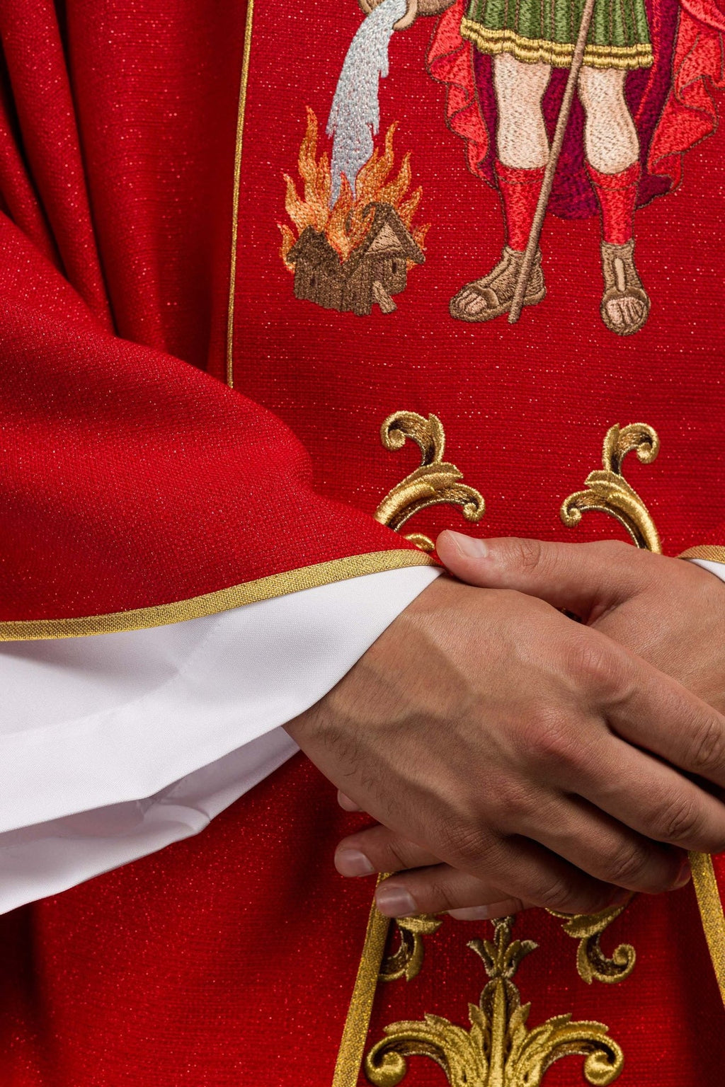 Ornat bogato haftowany z wizerunkiem Świętego Floriana