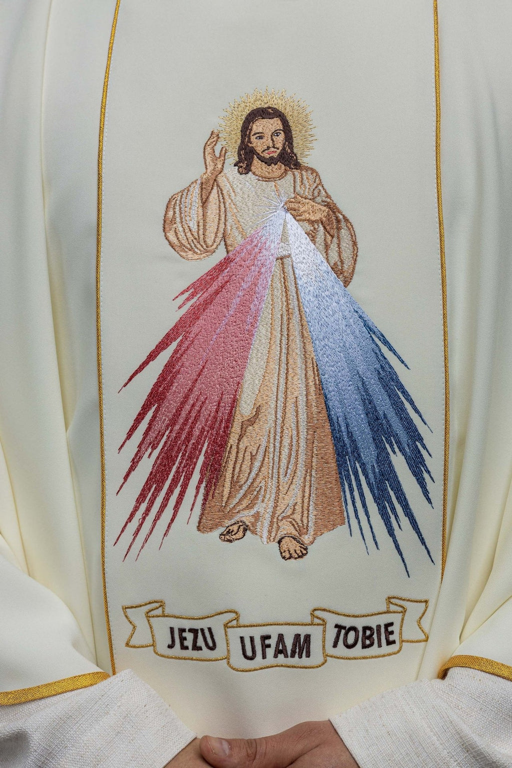 Ornat Haftowany Jezus Miłosierny i IHS ecru