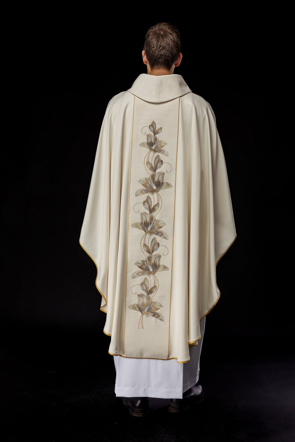 Ornat haftowany z wizerunkiem Matki Boskiej Guadalupe