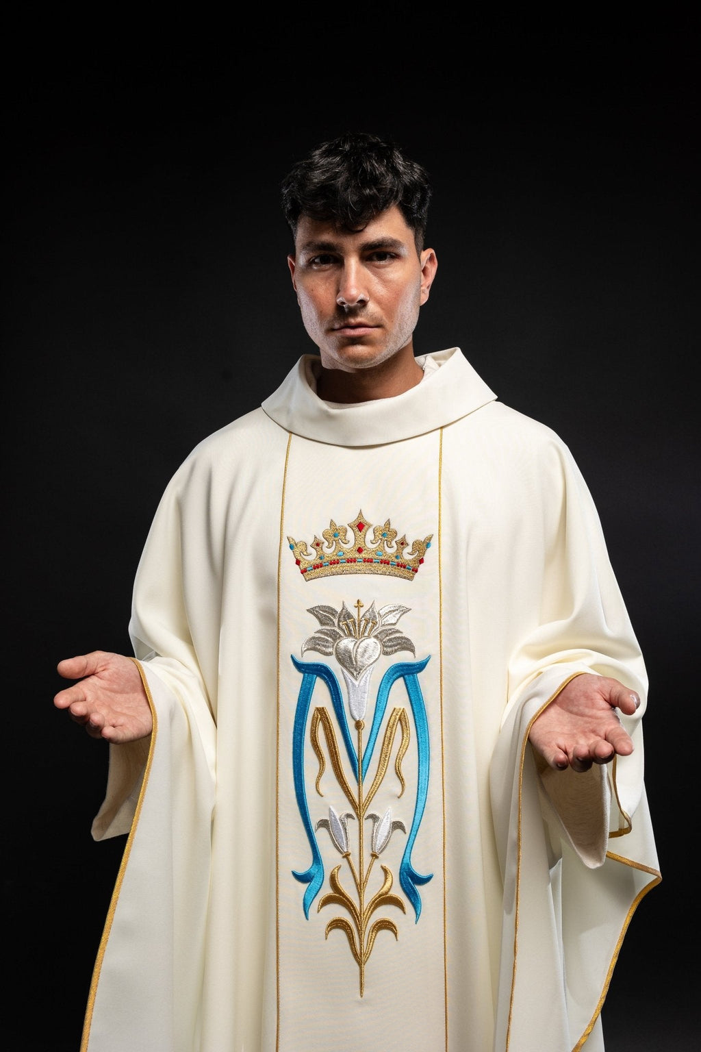 Ornat liturgiczny Maryjny haftowany z koroną w kolorze ecru