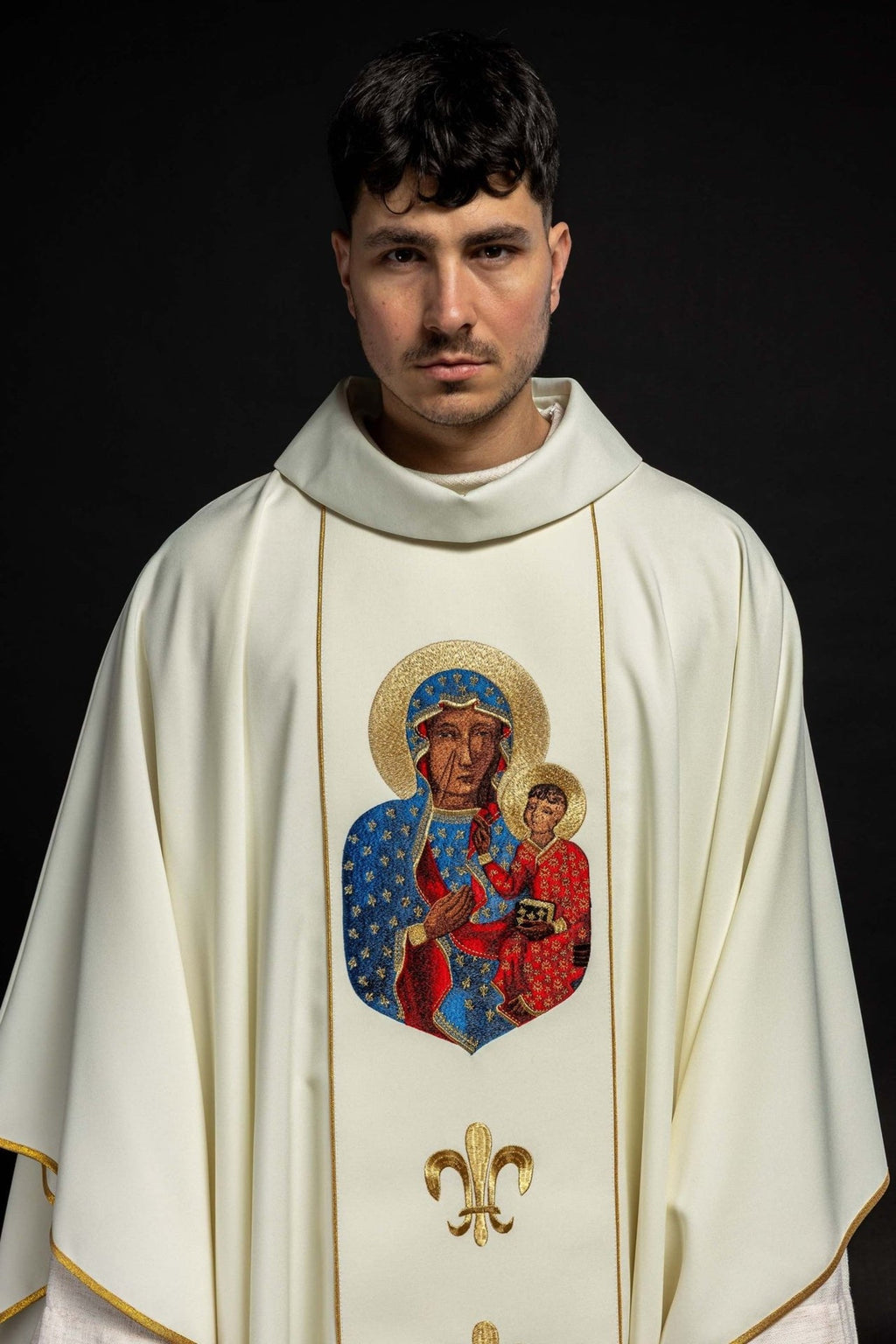 Ornat Matki Boskiej Częstochowskiej w kolorze ecru