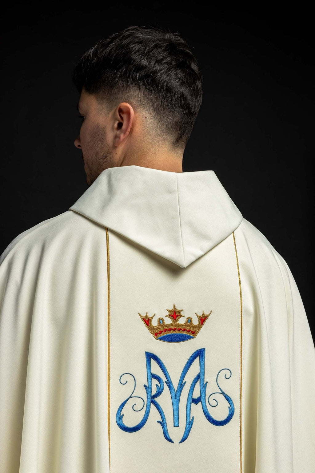 Ornat Matki Boskiej Częstochowskiej w kolorze ecru