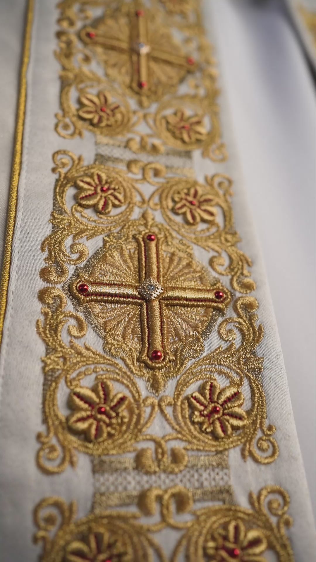 Liturgischer Umhang mit reich verziertem Gürtel 150 cm