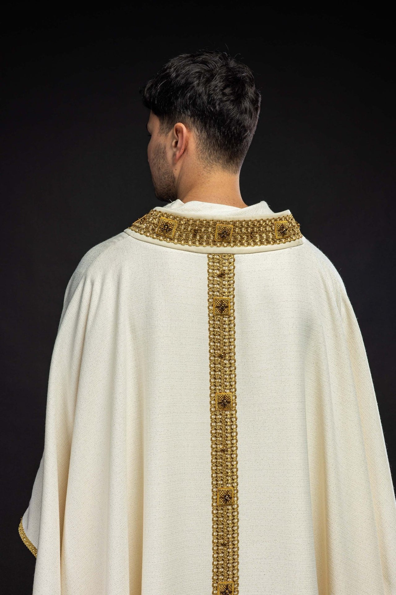 Ręcznie wykonany ornat z naturalnymi kamieniami Handmade 7002