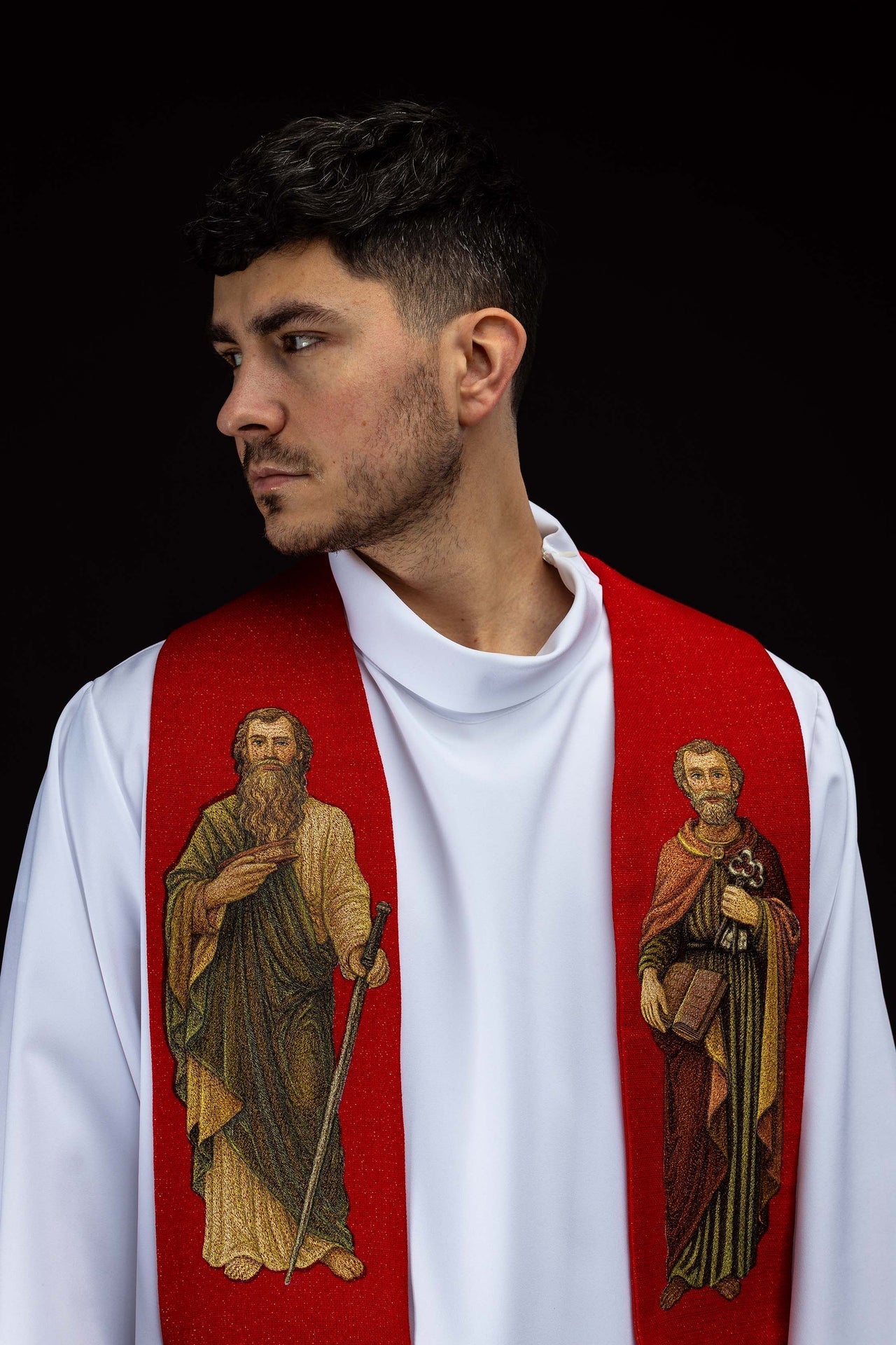 Reich bestickte Stola mit der Darstellung der Heiligen Petrus und Paulus - MESSGEWANDER.DE