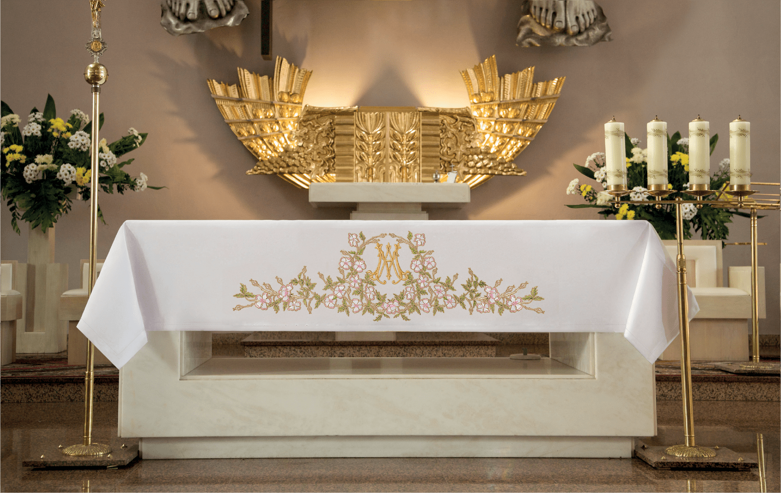 Reich verziertes Altartuch mit Frontalstickerei und Marienmotiv 140X180 - MESSGEWANDER.DE