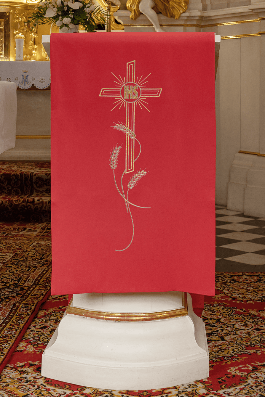 Rot bestickte Rednerpult-Serviette mit Kreuz und IHS-Motiv - MESSGEWANDER.DE