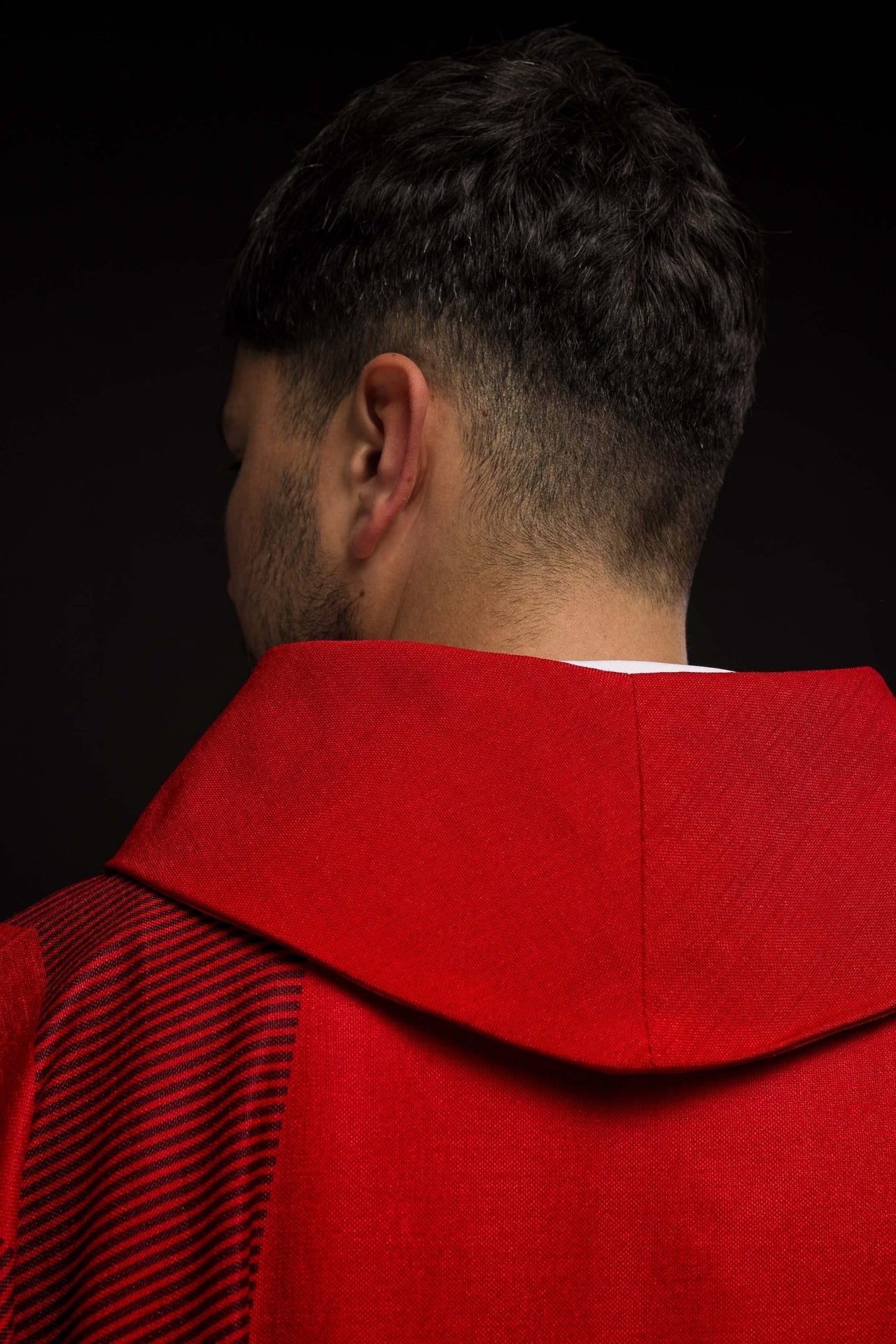 Rotes Messgewand mit Kreuz - MESSGEWANDER.DE