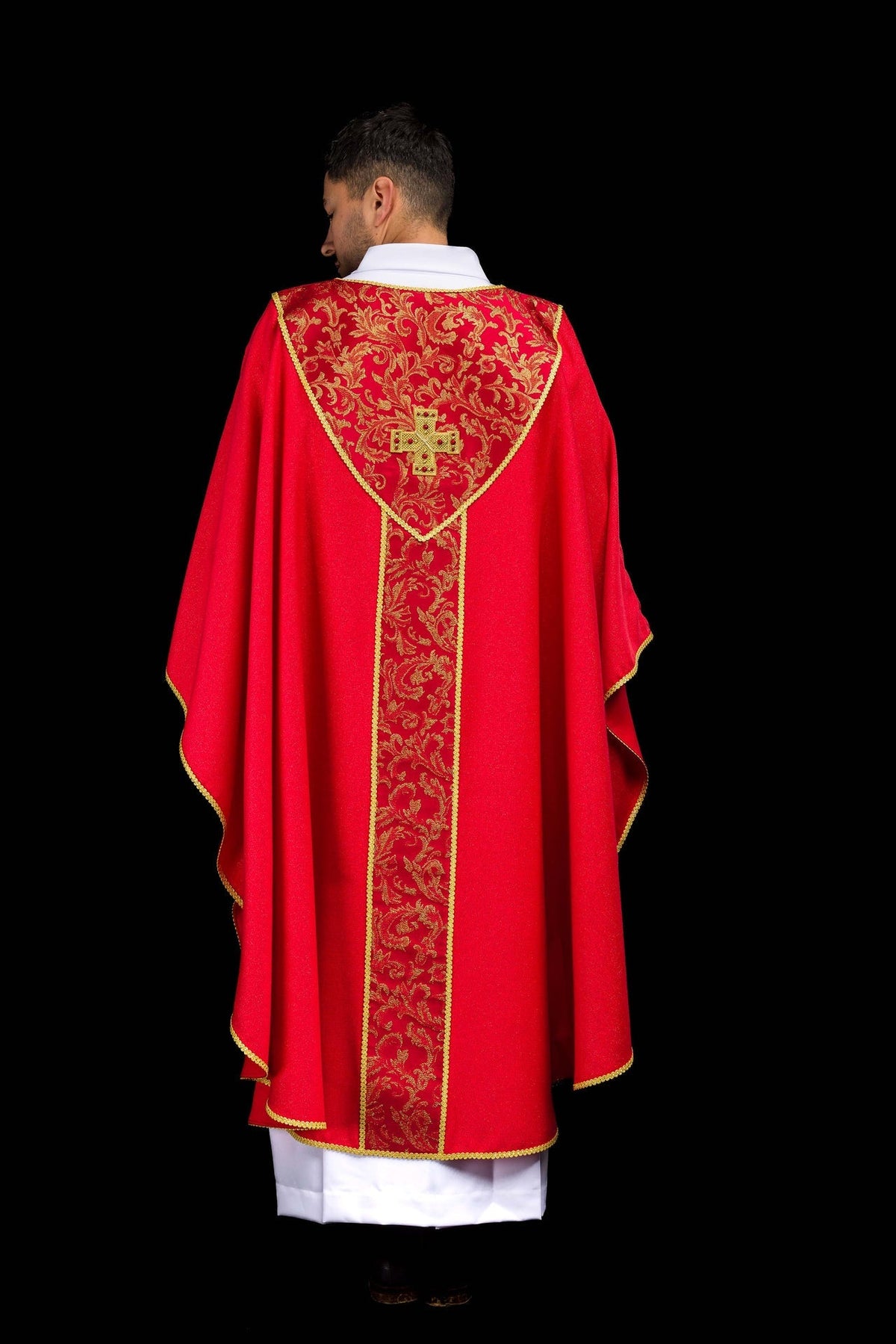 Rotes Messgewand mit Kreuz verziert mit Jacquardstoff - MESSGEWANDER.DE
