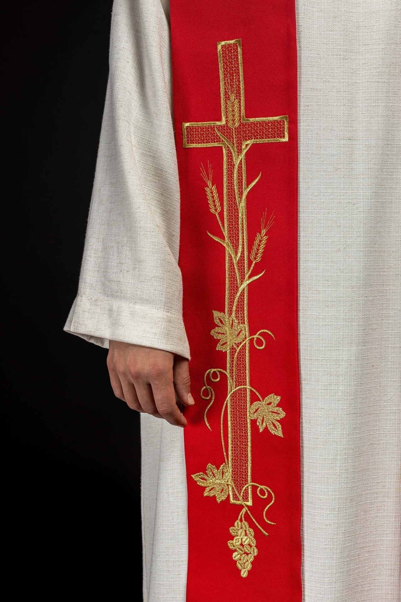 Stola des Priesters rot besticktes Kreuz - MESSGEWANDER.DE