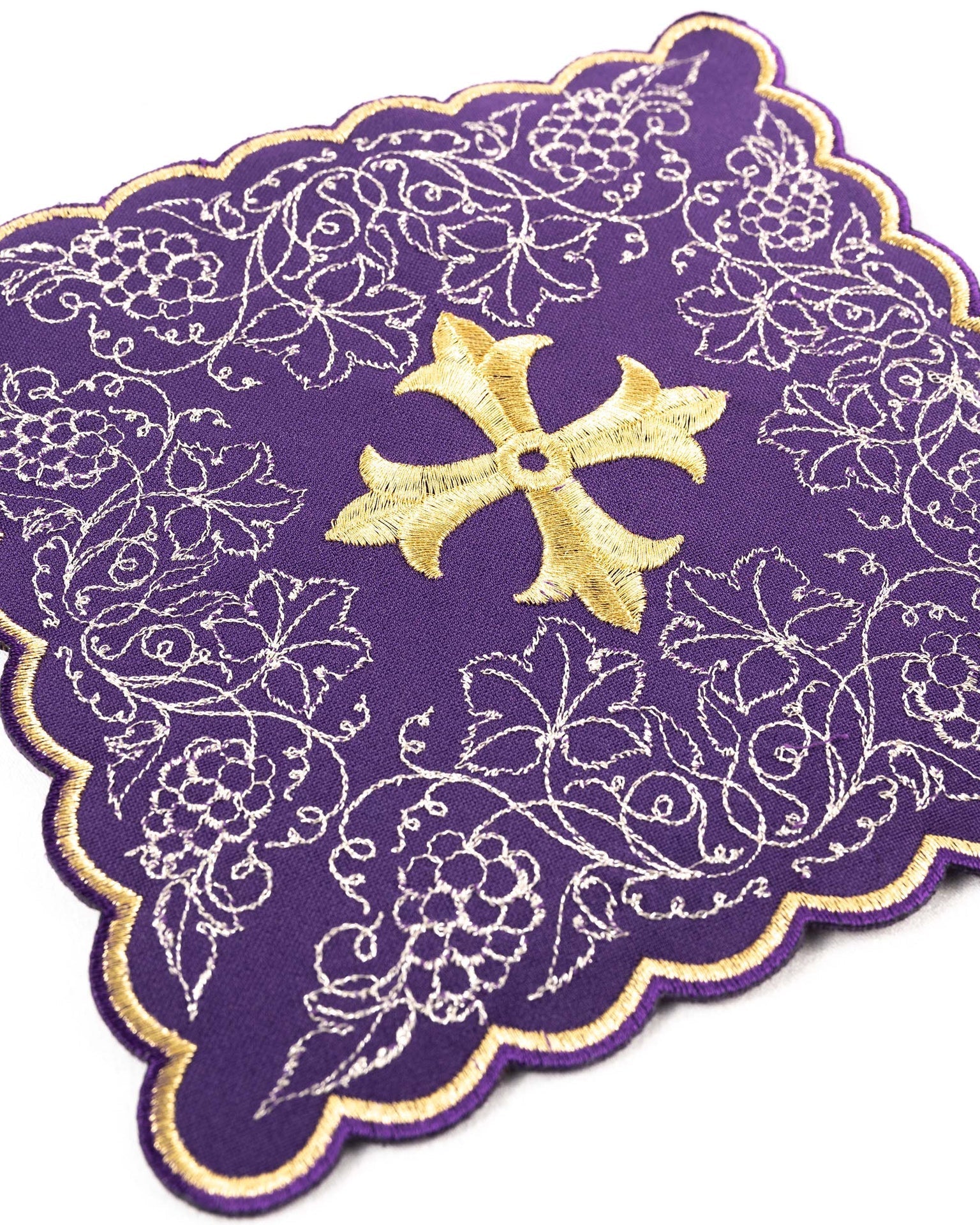 Violettes Kelchwäsche-Set mit gesticktem Kreuzmotiv - MESSGEWANDER.DE