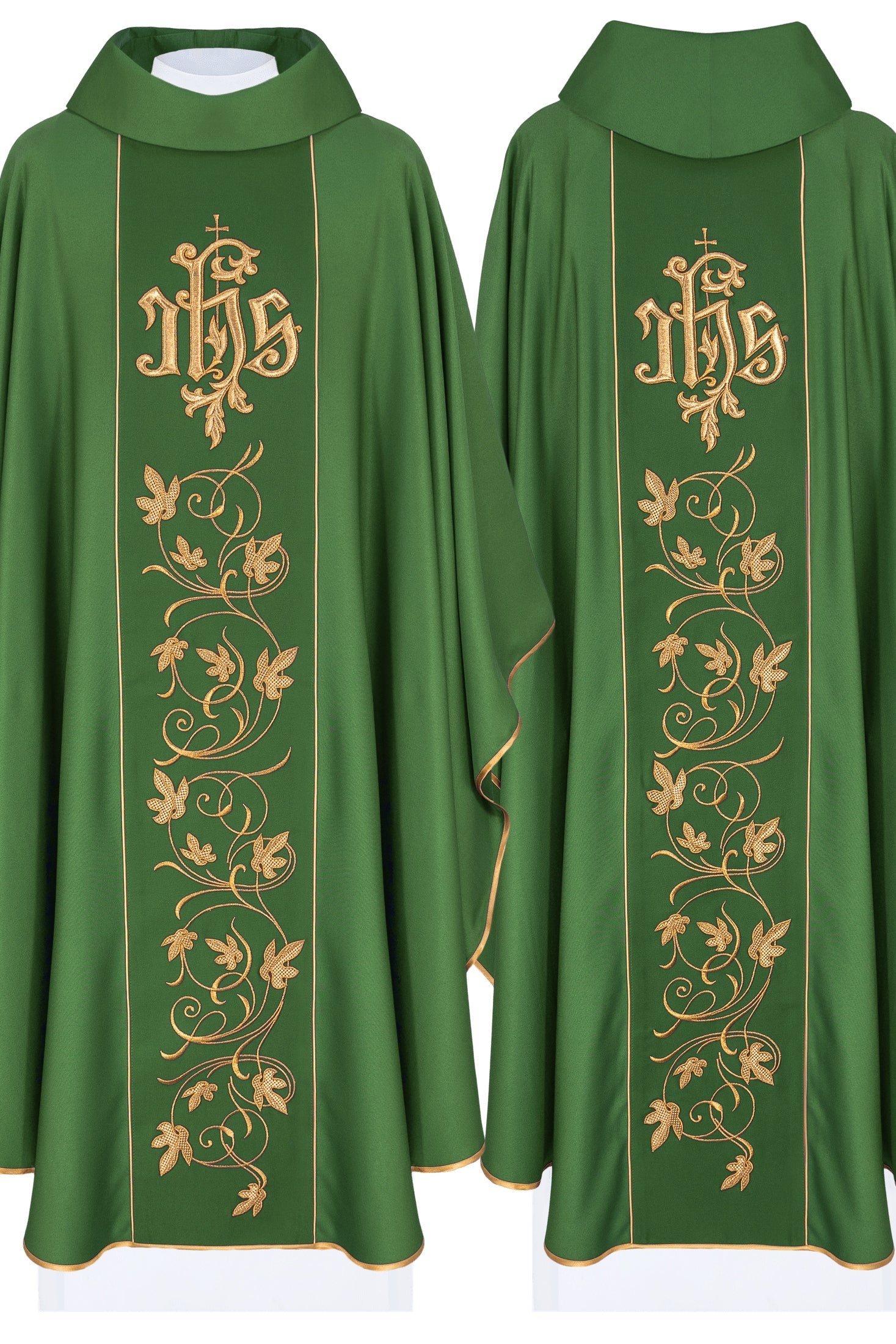 Grünes liturgisches Messgewand mit reich verziertem Gürtel mit Blumenmotiv und IHS